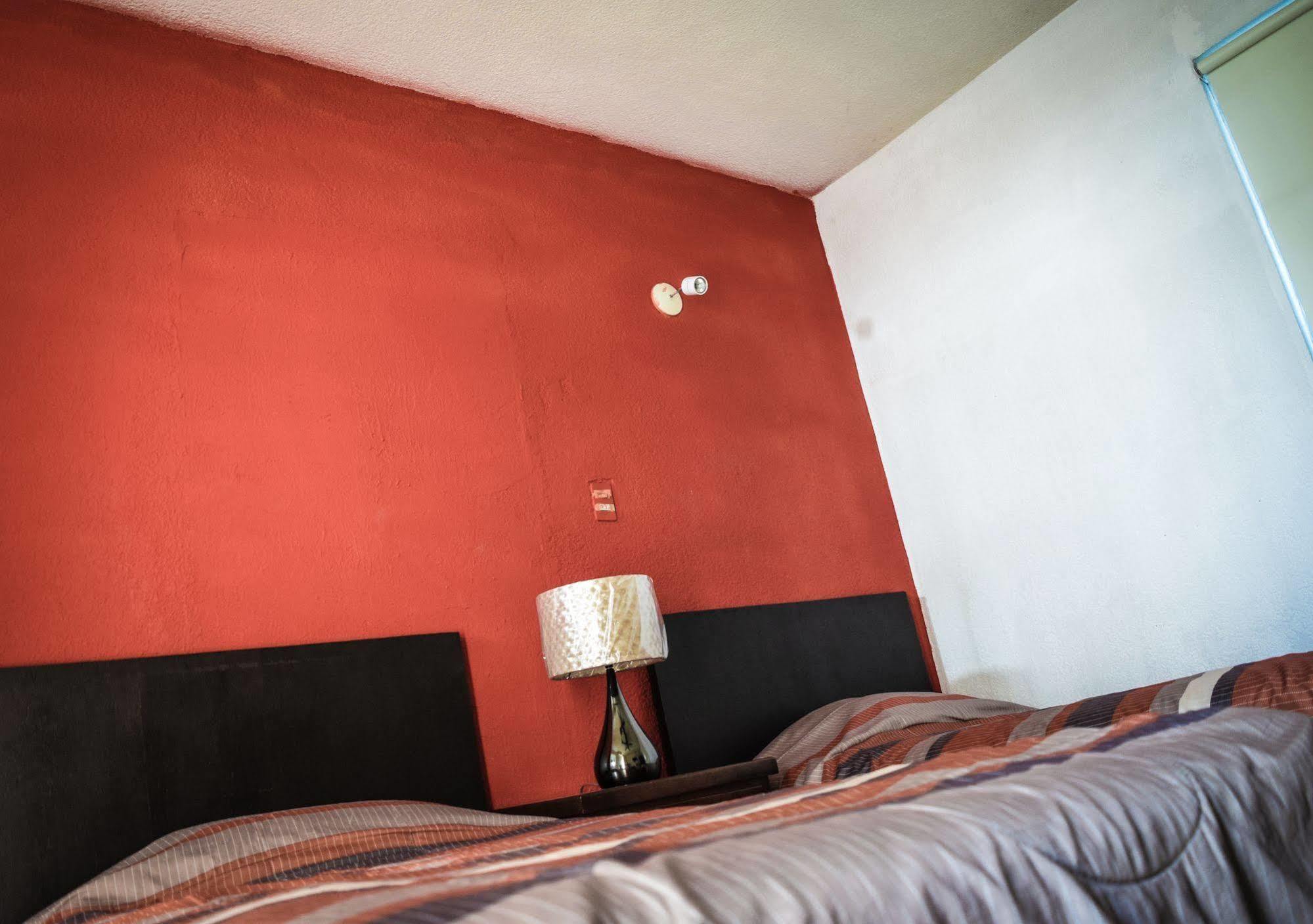 Econosuites Monterrey Eksteriør bilde