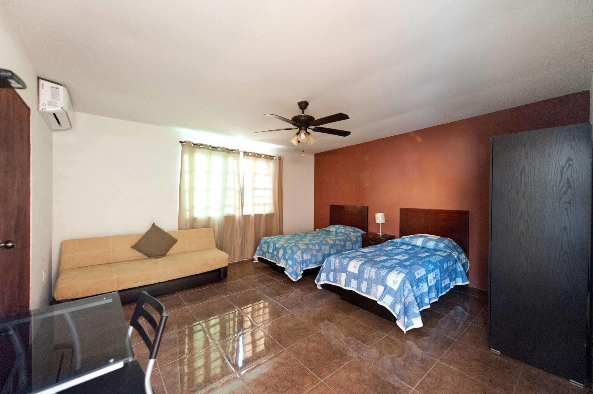 Econosuites Monterrey Eksteriør bilde