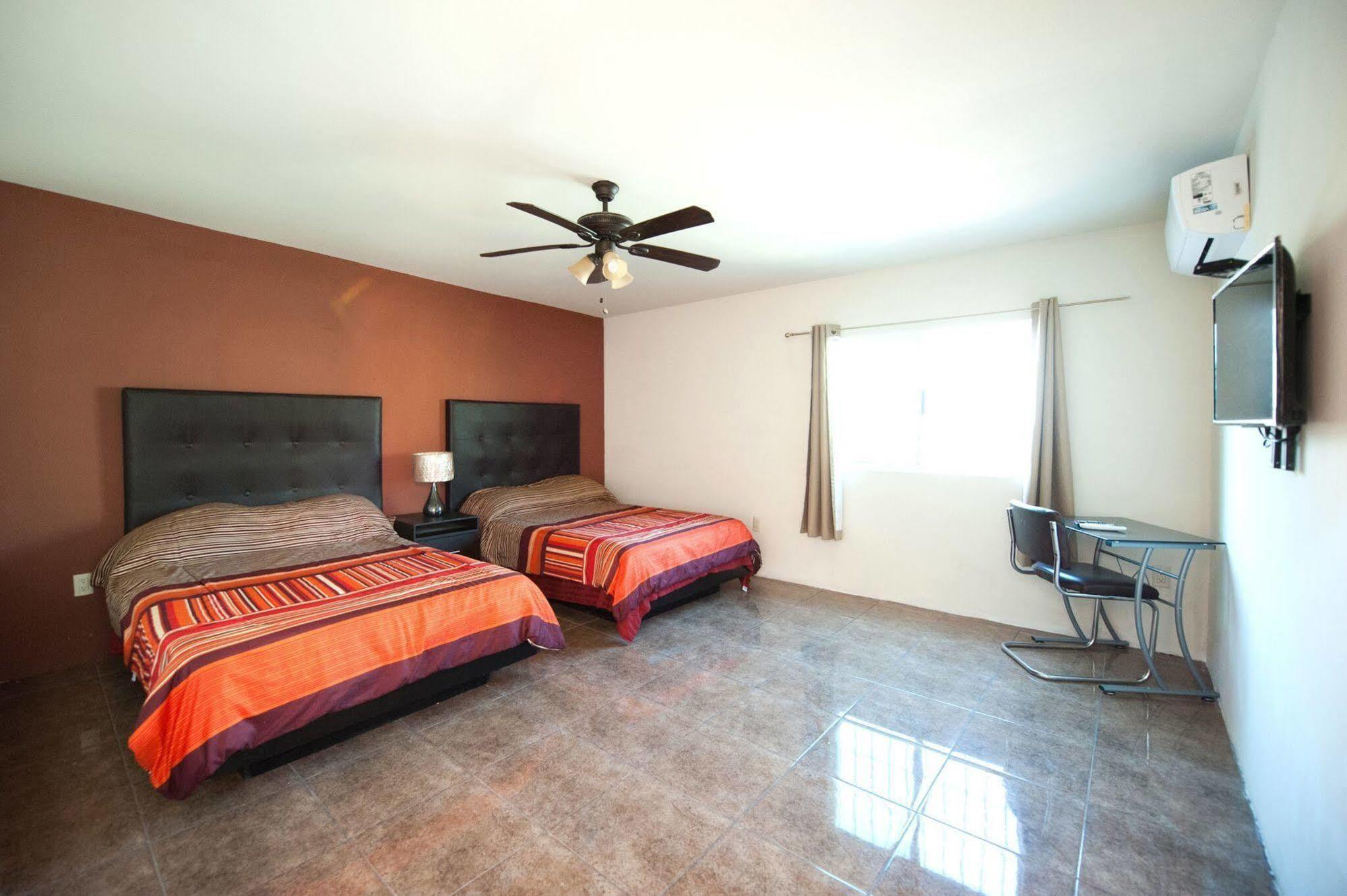Econosuites Monterrey Eksteriør bilde